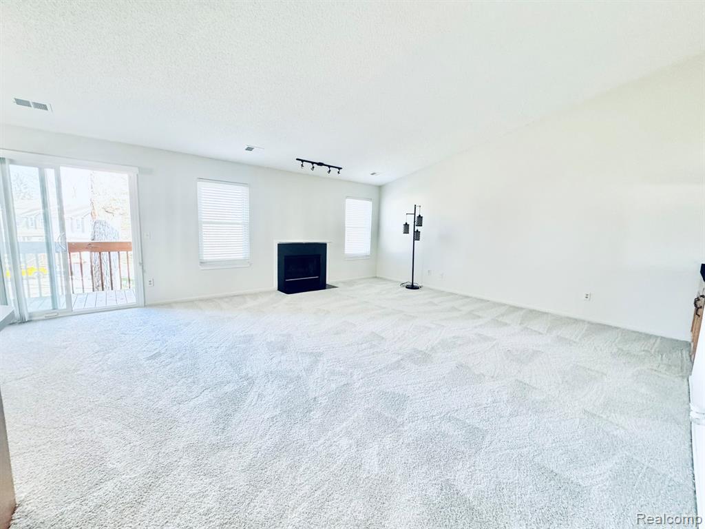 4956 Oak Hill Drive, 78, Waterford, MI 48329 — Photo 8