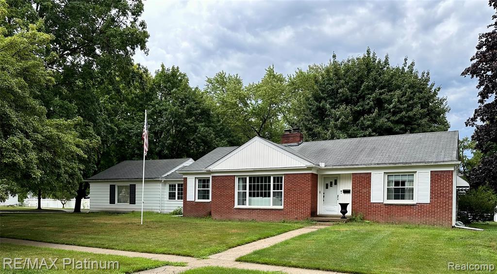 305 S Tompkins Street, Howell, MI 48843