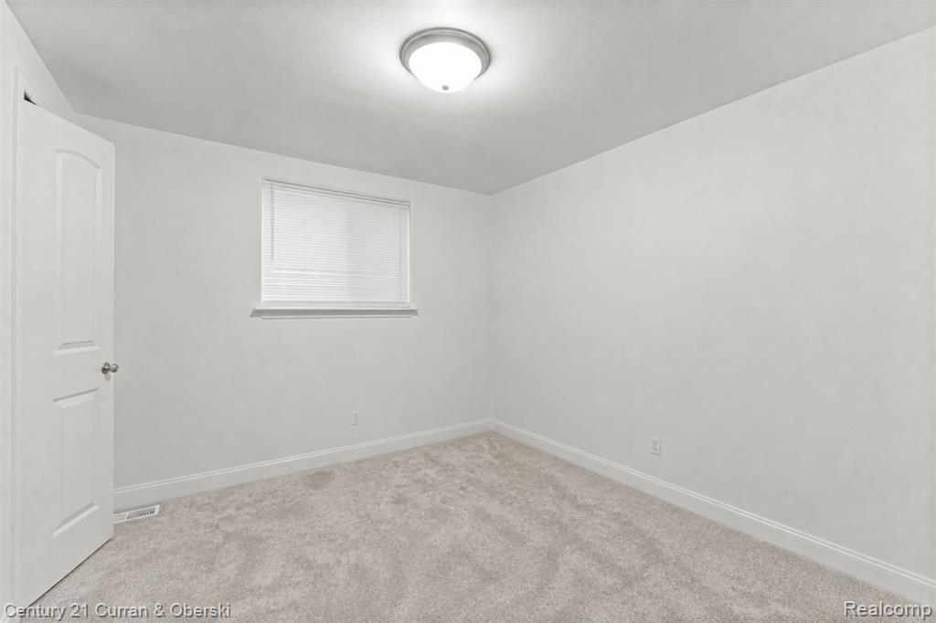 8834 Dublin Way, Sterling Heights, MI 48314 — Photo 21