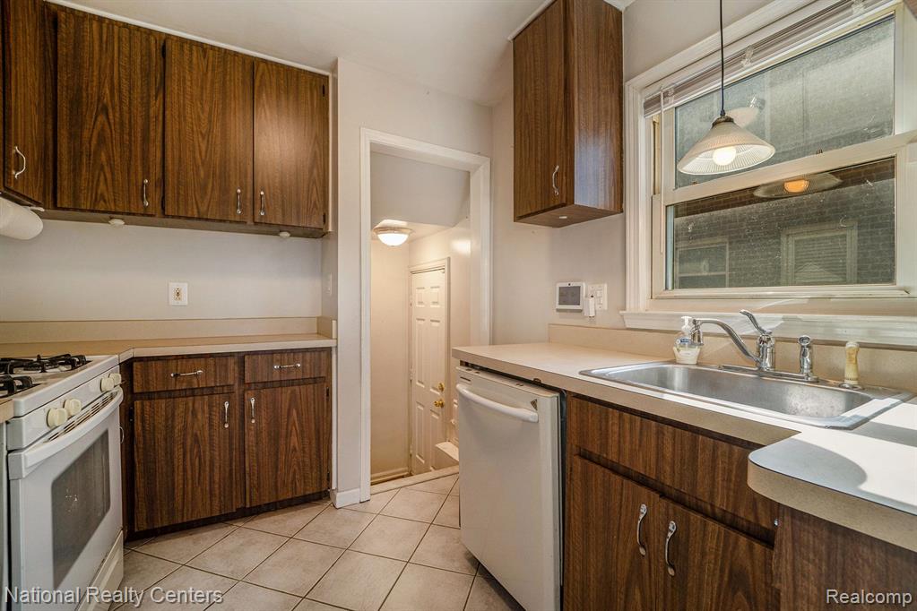 9988 ARNOLD, Redford, MI 48239 — Photo 7