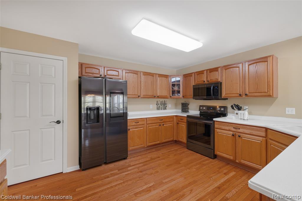 4881 Spring Meadow Drive, Clarkston, MI 48348 — Photo 15