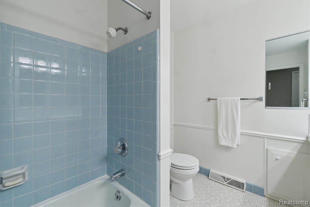 540 WESTOVER Pass, Grand Blanc, MI 48439 — Photo 24