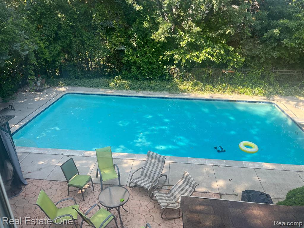 930 BRIDGE PARK Drive, Troy, MI 48098 — Photo 2