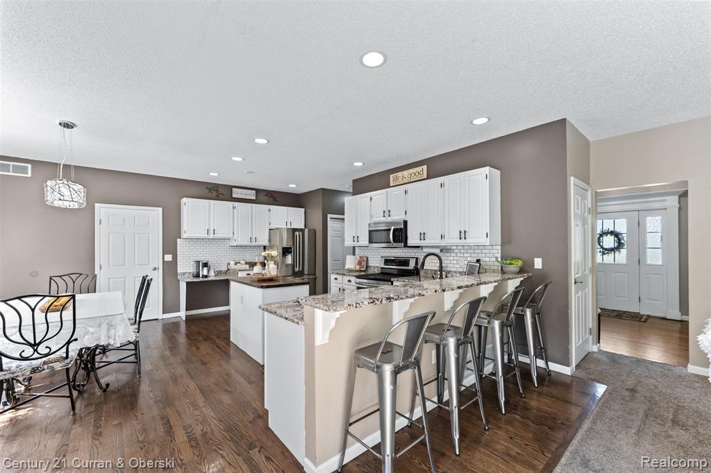 9298 Anacapa Bay Drive, Pinckney, MI 48169 — Photo 13
