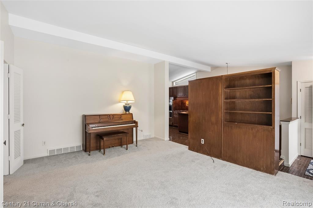 7479 N Charlesworth Street, Dearborn Heights, MI 48127 — Photo 15