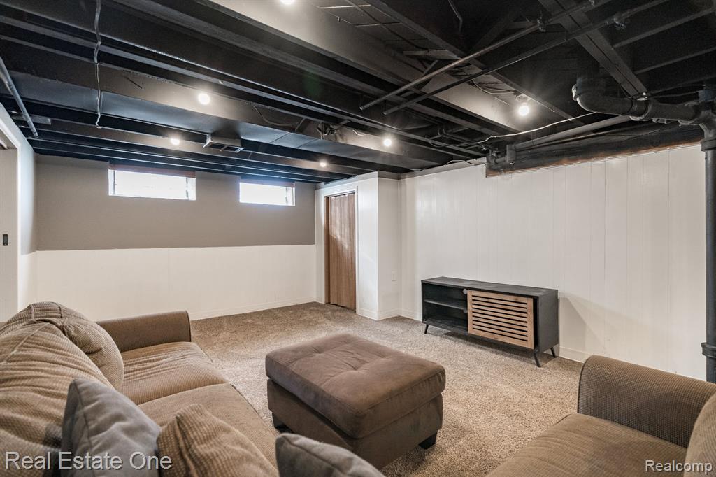 421 W Sunnybrook Drive, Royal Oak, MI 48073 — Photo 22