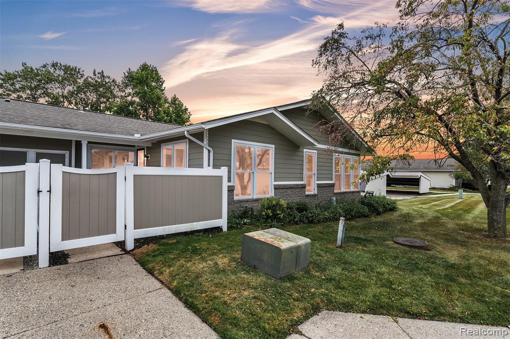 22653 Woolsey, Novi, MI — Photo 3