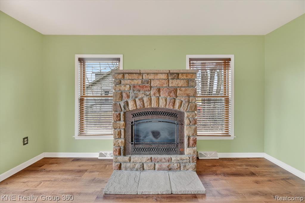 1525 Shoreline Drive, Hartland, MI 48353 — Photo 16