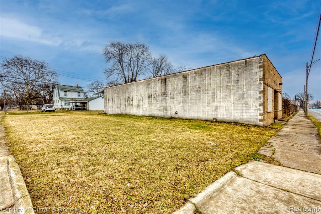 14008 Meyers Road - Photo 5