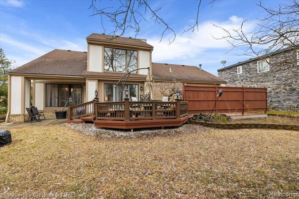 8241 LAKE PINE Drive, Commerce Twp, MI 48382 — Photo 53