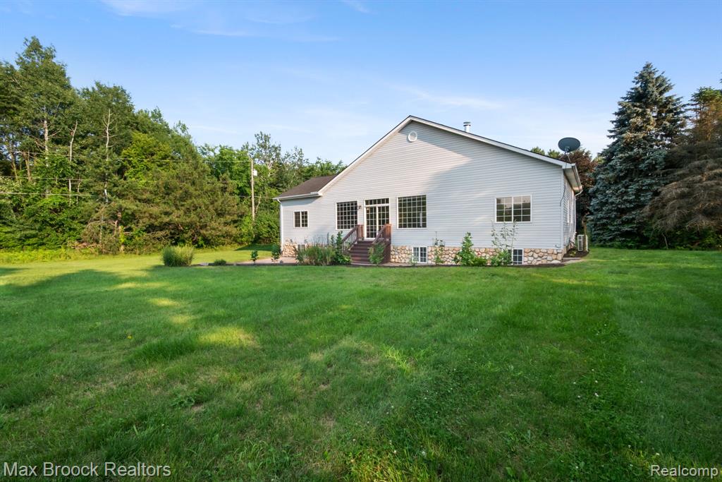 2165 Oakwood Road, Ortonville, MI 48462 — Photo 49