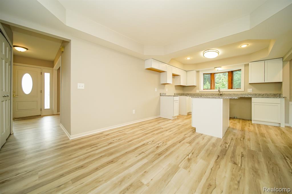 51784 Julies Drive, Clinton Twp, MI 48047 — Photo 18
