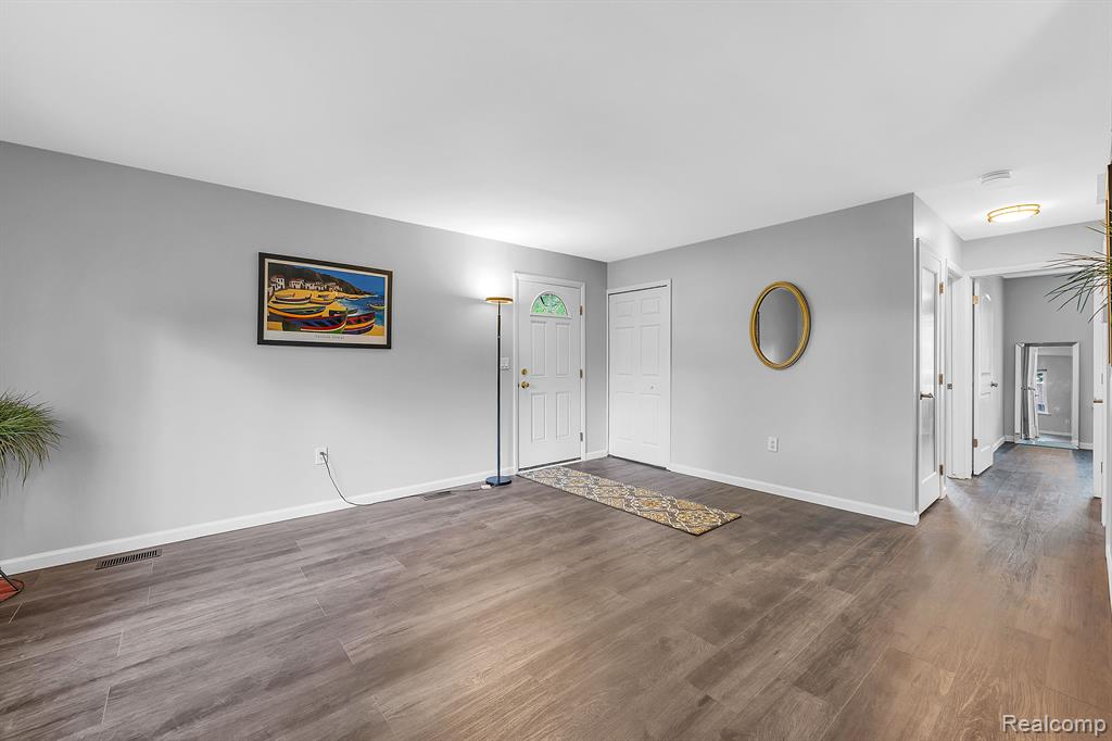 1963 WICKHAM Street, Royal Oak, MI 48073 — Photo 5