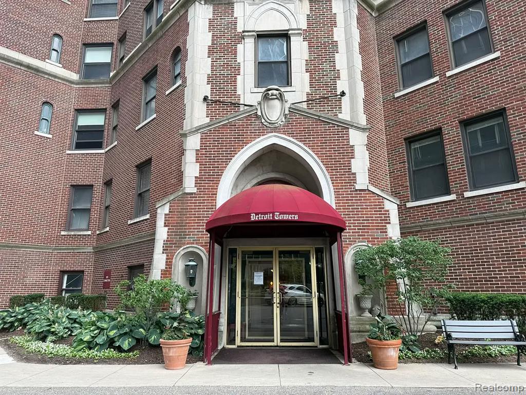 8162 E Jefferson Avenue, Mezzanine B, Detroit, MI 48214