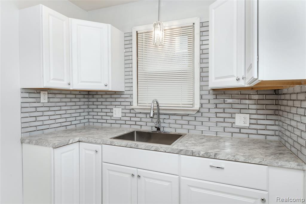 9555 Coyle Street, Detroit, MI 48227 — Photo 16