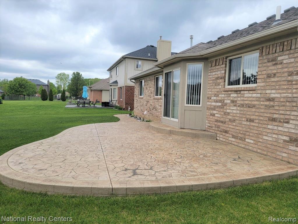 55477 RASPBERRY Drive, Macomb, MI 48042 — Photo 29
