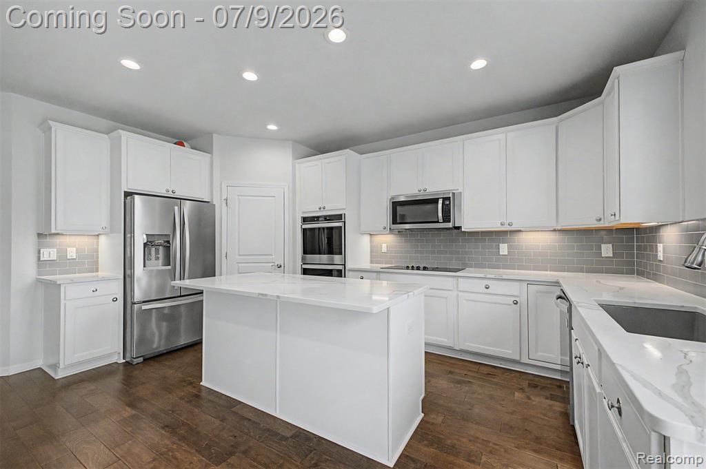 18729 Cumberland Court, Northville, MI 48168 — Photo 16