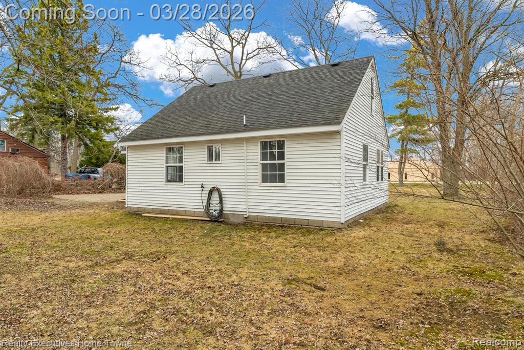 3981 Pine Grove Avenue, Fort Gratiot, MI 48059 — Photo 31