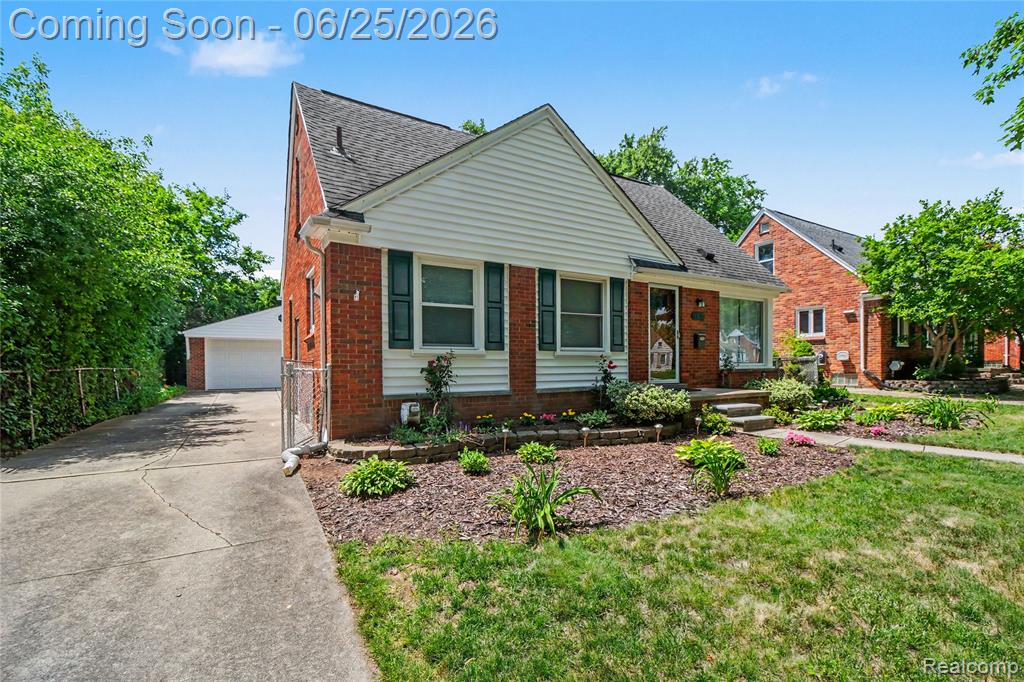 4427 Groveland Avenue, Royal Oak, MI 48073 — Photo 2