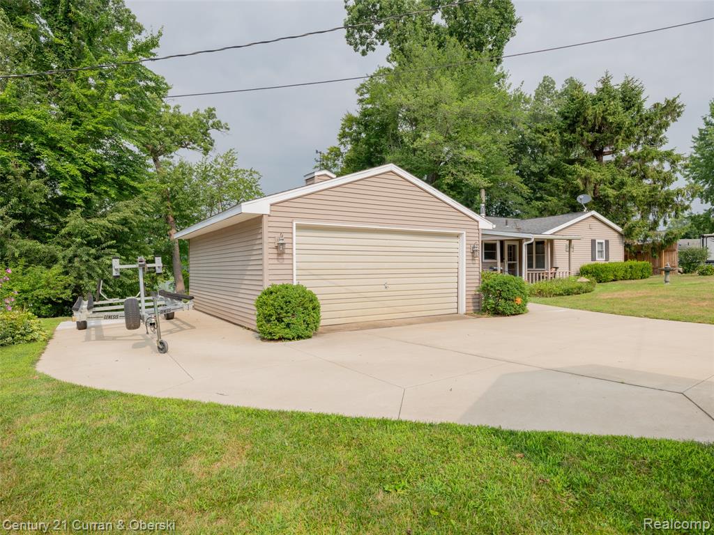 60846 N Lakeshore Drive, Lawrence, MI 49064 — Photo 4
