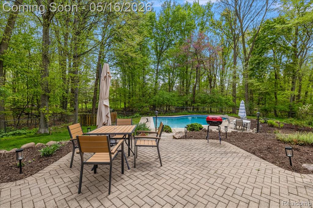28455 Wellington Street, Farmington, MI 48334 — Photo 11