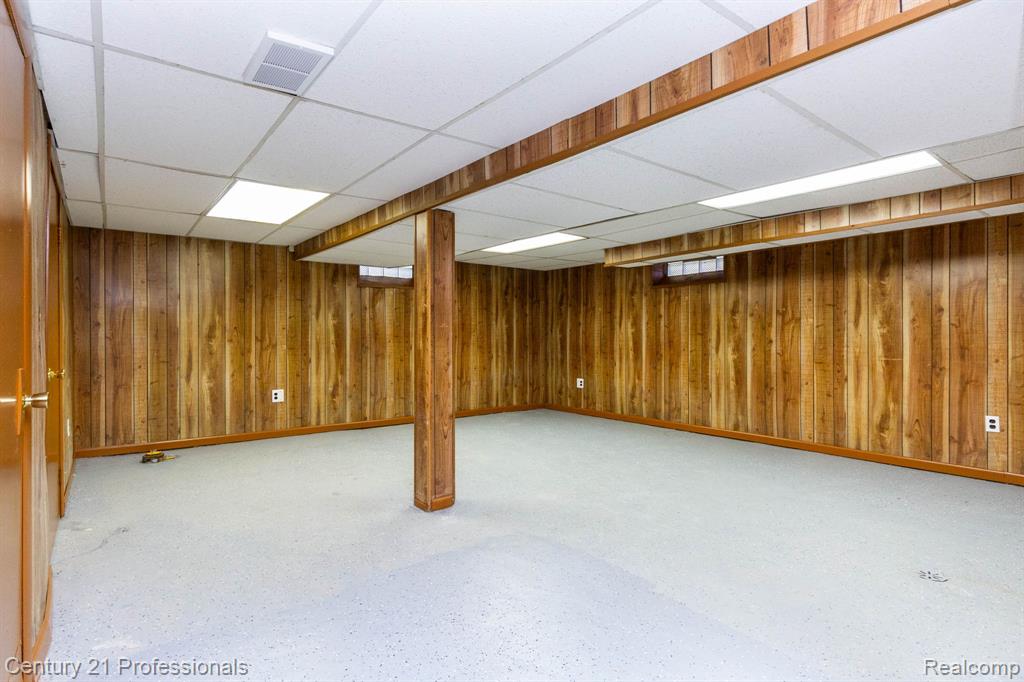 18951 Edinborough Road, Detroit, MI 48219 — Photo 23