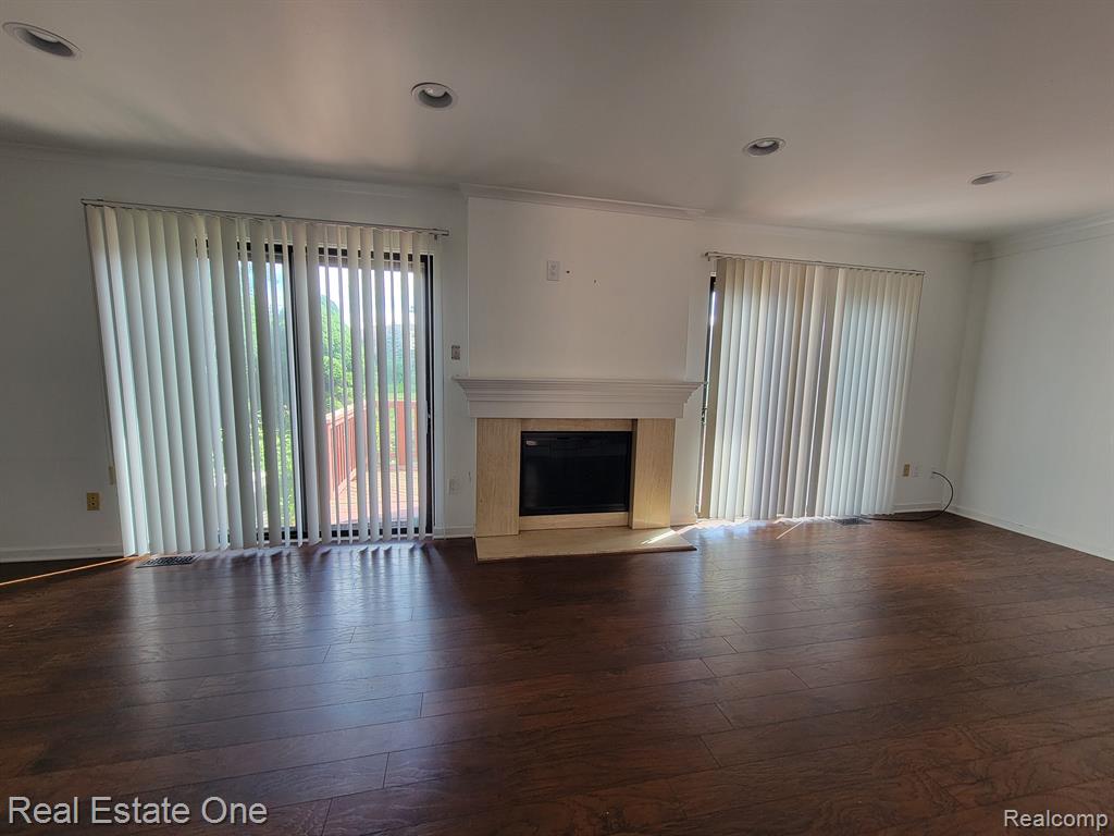 5102 ROCK Run, West Bloomfield, MI — Photo 2