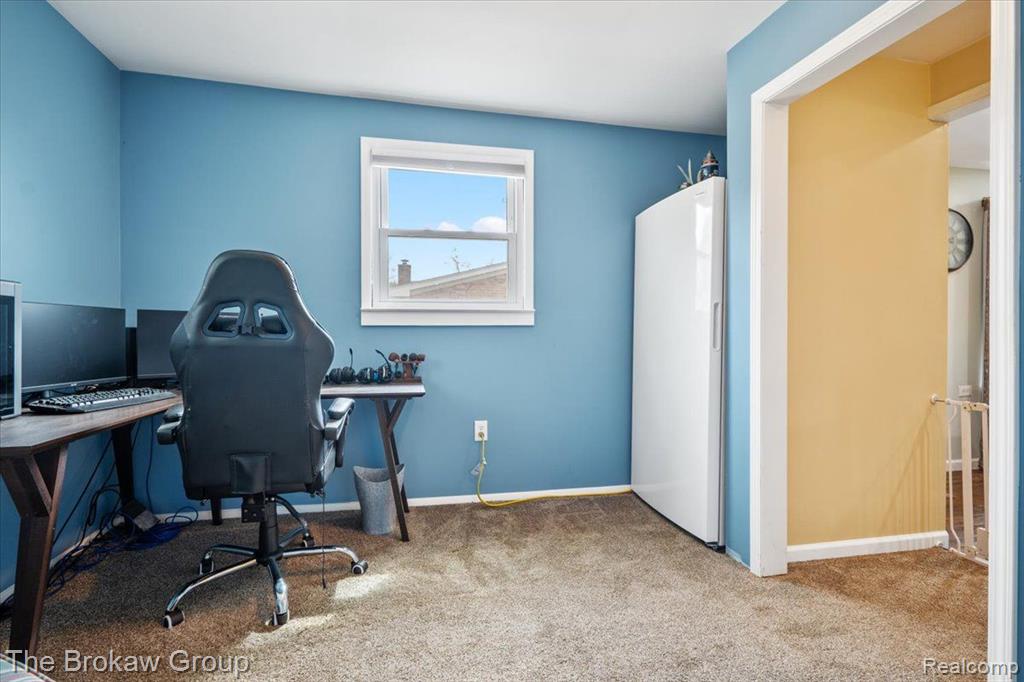 4145 HILLCREST Drive, Warren, MI 48092 — Photo 41