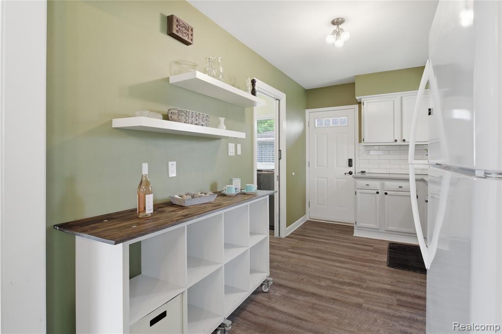 1271 E Barrett Avenue, Madison Heights, MI 48071 — Photo 10