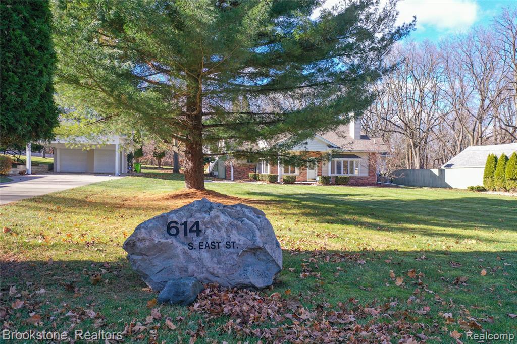 614 S East Street, Fenton, MI 48430 — Photo 4