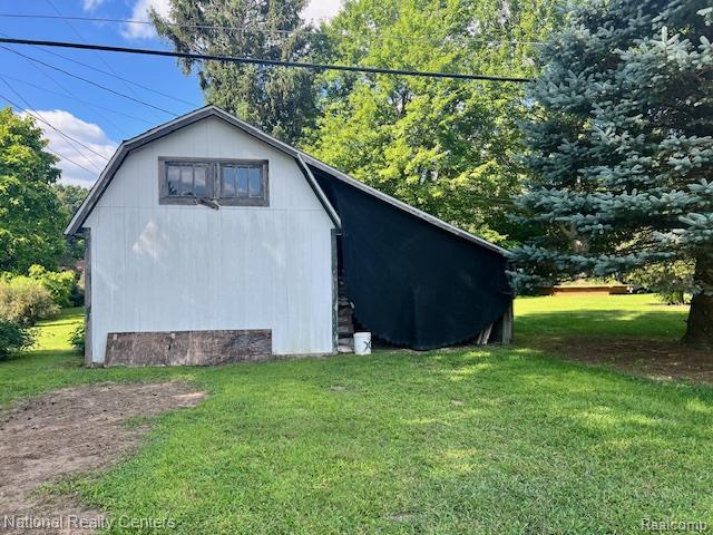 1785 Middle Road, Highland, MI — Photo 43