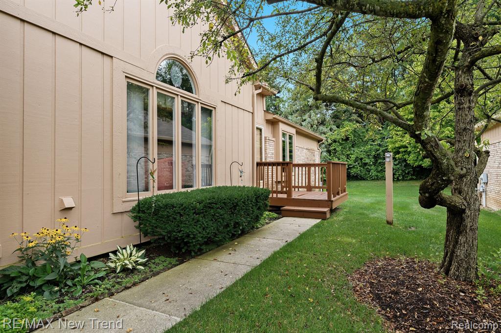 35163 KNOLLWOOD Lane, Farmington Hills, MI 48335 — Photo 3