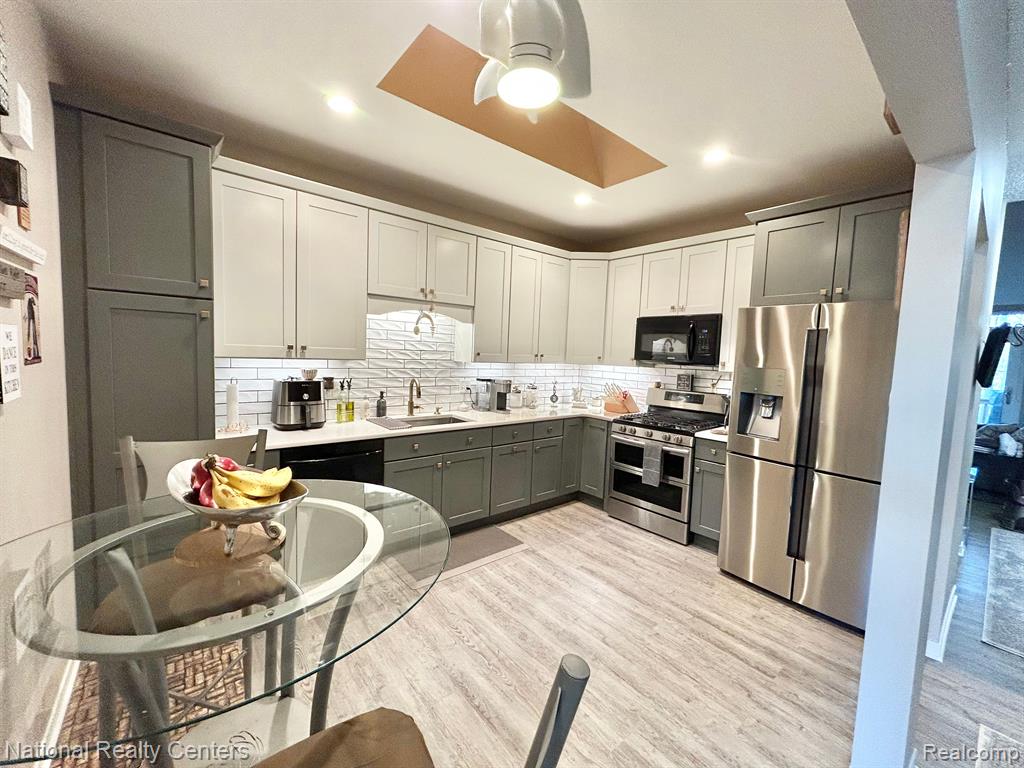41816 INDEPENDENCE Drive, Novi, MI 48377 — Photo 6