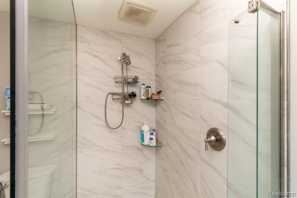 5470 MILL RACE Way, Commerce Twp, MI 48382 — Photo 29