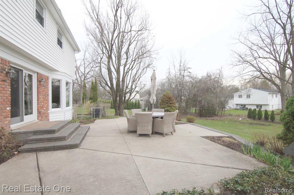 6749 ALDERLEY Way, West Bloomfield, MI — Photo 37