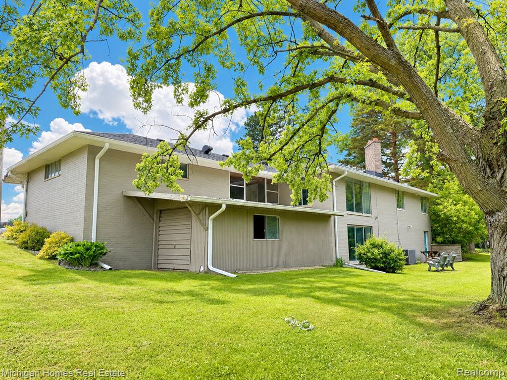 8089 N HOLLY Road, Grand Blanc, MI 48439 — Photo 2