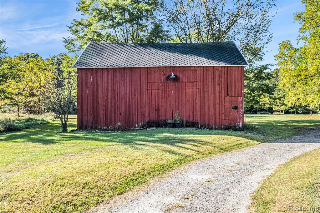 11499 Silver Lake Road, Byron, MI 48418 — Photo 24