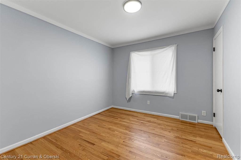 8276 Riverview Street, Dearborn Heights, MI 48127 — Photo 15