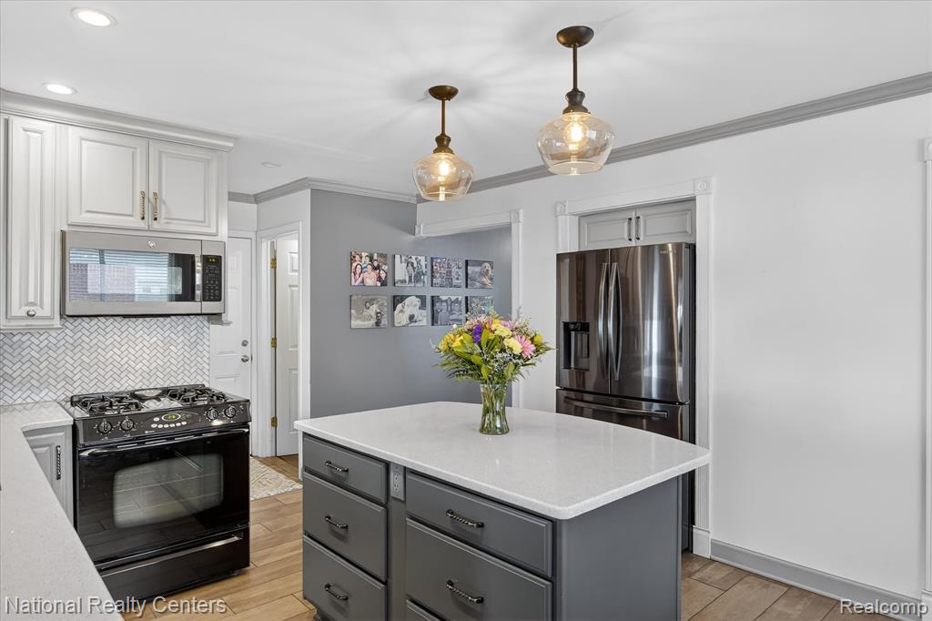 42020 Hystone Street, Canton, MI 48187 — Photo 18