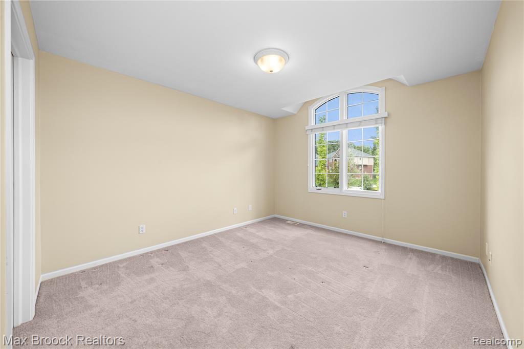5149 Parkgate Drive, Commerce Twp, MI 48382 — Photo 32