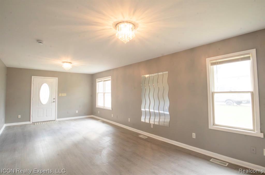 743 Hollister Street, Pontiac, MI 48340 — Photo 9