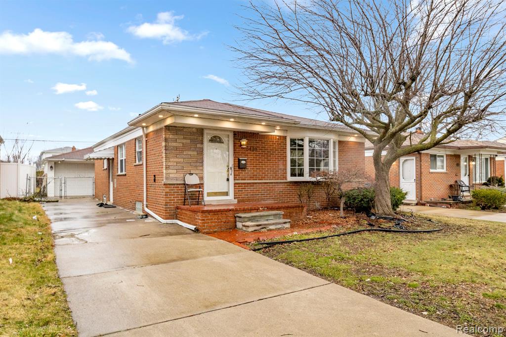 6483 N SILVERY Lane, Dearborn Heights, MI 48127 — Photo 30