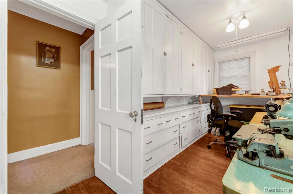 2918 Burns Street, Detroit, MI 48214 — Photo 41