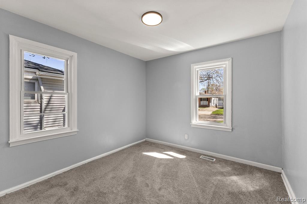 4924 ZIEGLER Street, Dearborn Heights, MI 48125 — Photo 12