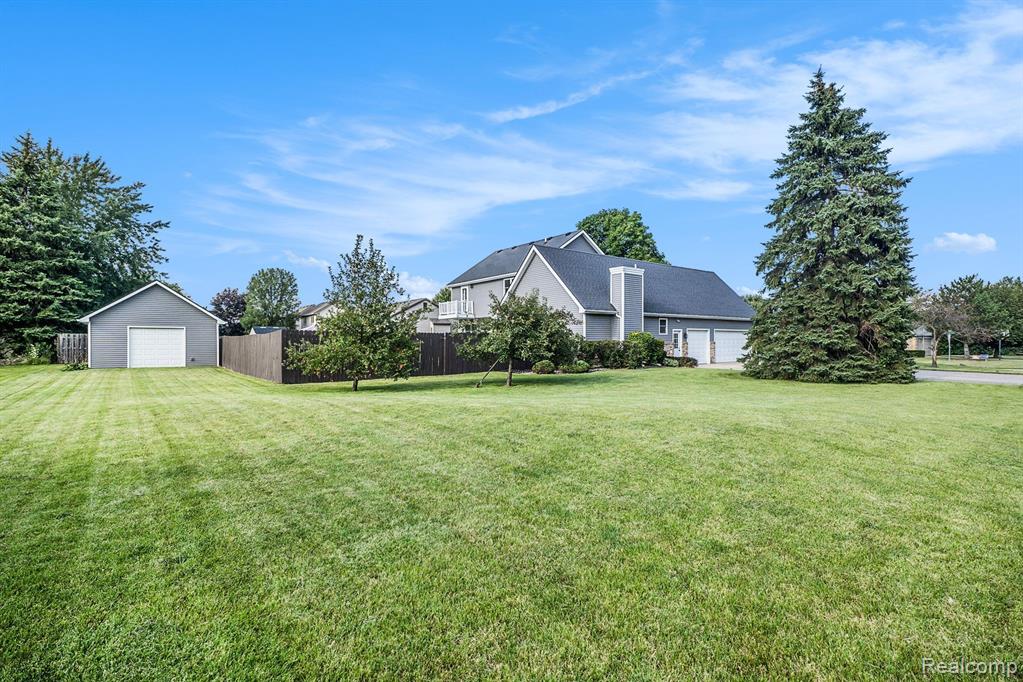 6084 Chatham Court, Grand Blanc, MI 48439 — Photo 45