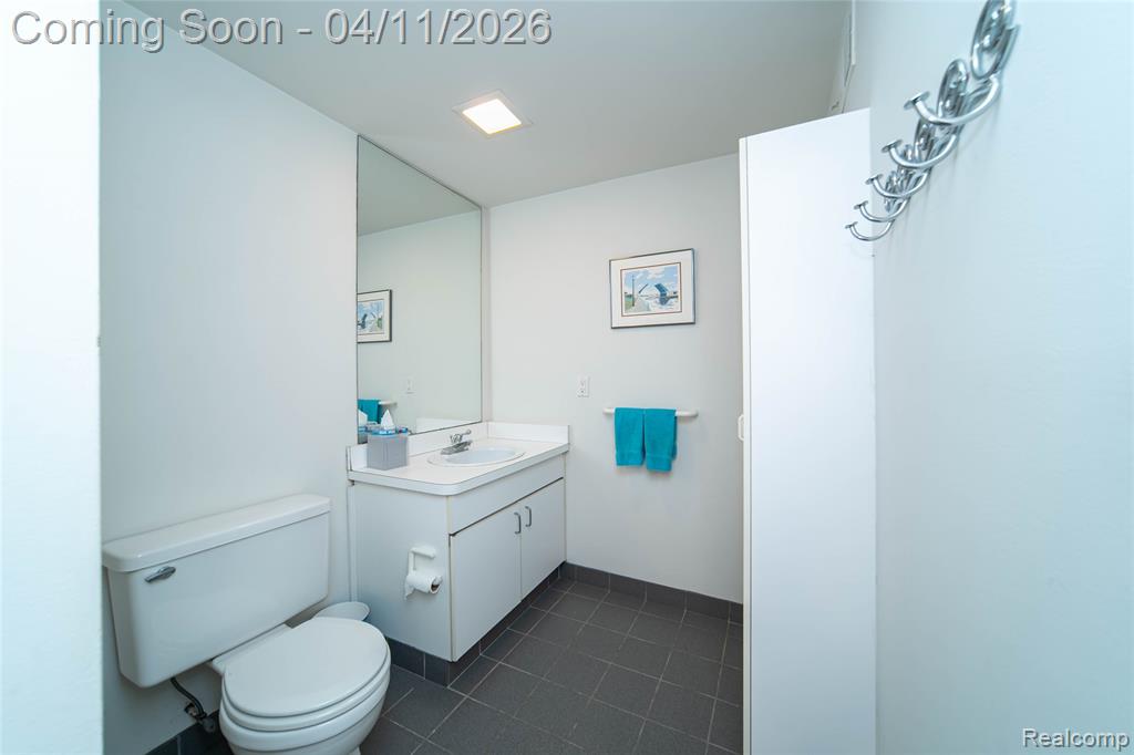 4683 Maura Lane, West Bloomfield, MI 48323 — Photo 38
