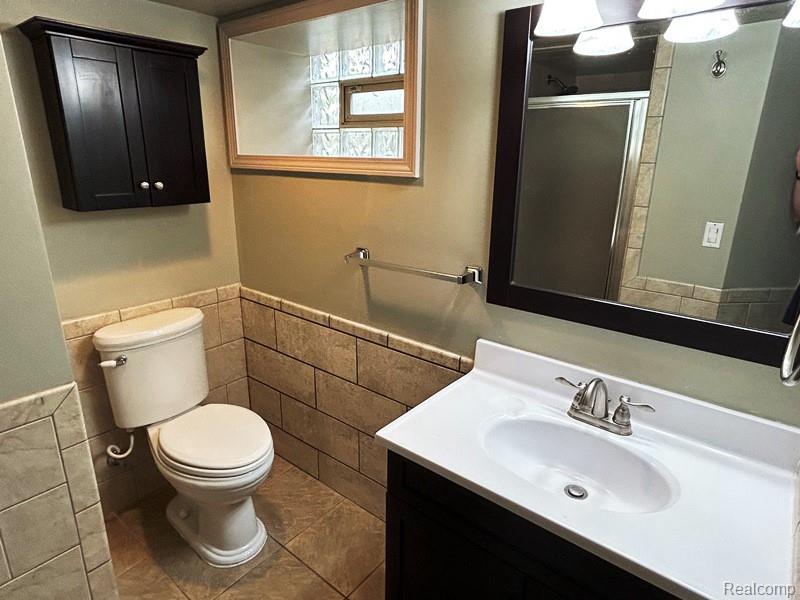 817 N DORCHESTER Avenue, Royal Oak, MI 48067 — Photo 14