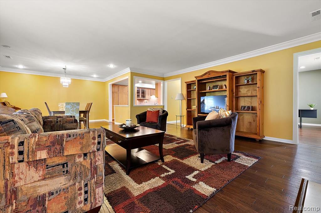 19710 W 13 Mile Road, 202, Beverly Hills, MI 48025 — Photo 19