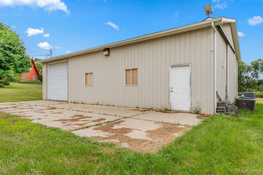 6051 Hough Road, Almont, MI 48003 — Photo 20