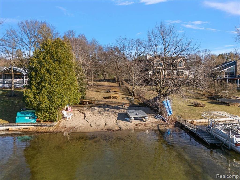 5621 SALLY Road, Clarkston, MI 48348 — Photo 65